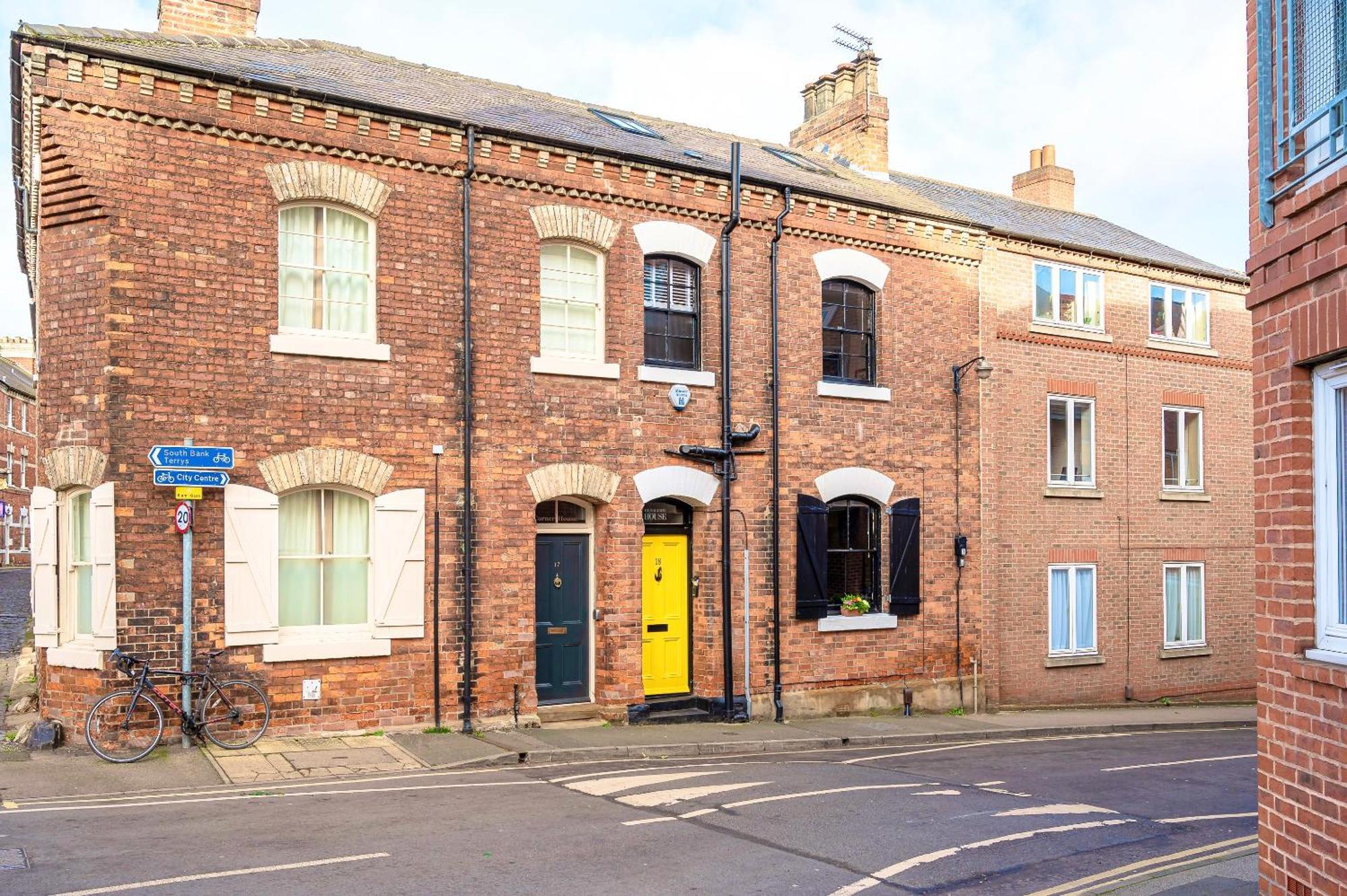 Central York Menagerie House Walk Score 98, York